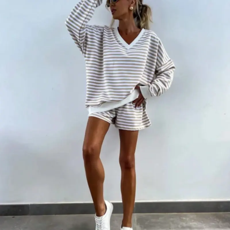 Striped Loose-Fit Hoodie and Shorts Matching Casual Lounge Set Women's, Casual Lazy Style with V Neck Design and Faux Layering, Perfect for Fashionable Outings and Commuting