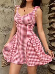 Gingham Halter Dress, Elegant All-Seasons Fashion, Stylish Gingham Pattern, Perfect for Any Occasion, Comfortable & Chic Design