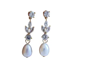 Elegant Pearl Drop Earrings for Wedding Brides