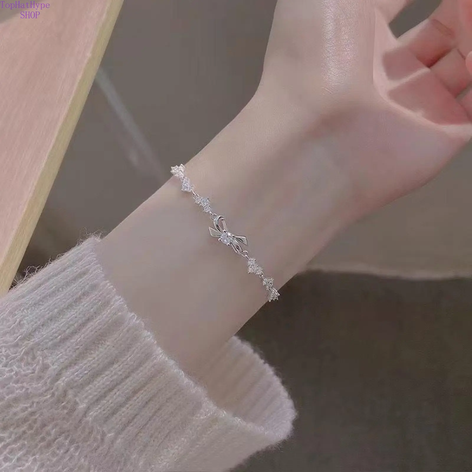 Women's Pretty Bow Knot Bracelet, Minimalist Delicate Design with Adjustable Chain, Stackable Trendy Fashion Jewelry for Daily & Party Wear, Pretty Bracelet, Trendy Fashionable Accessories, Stackable Bracelets