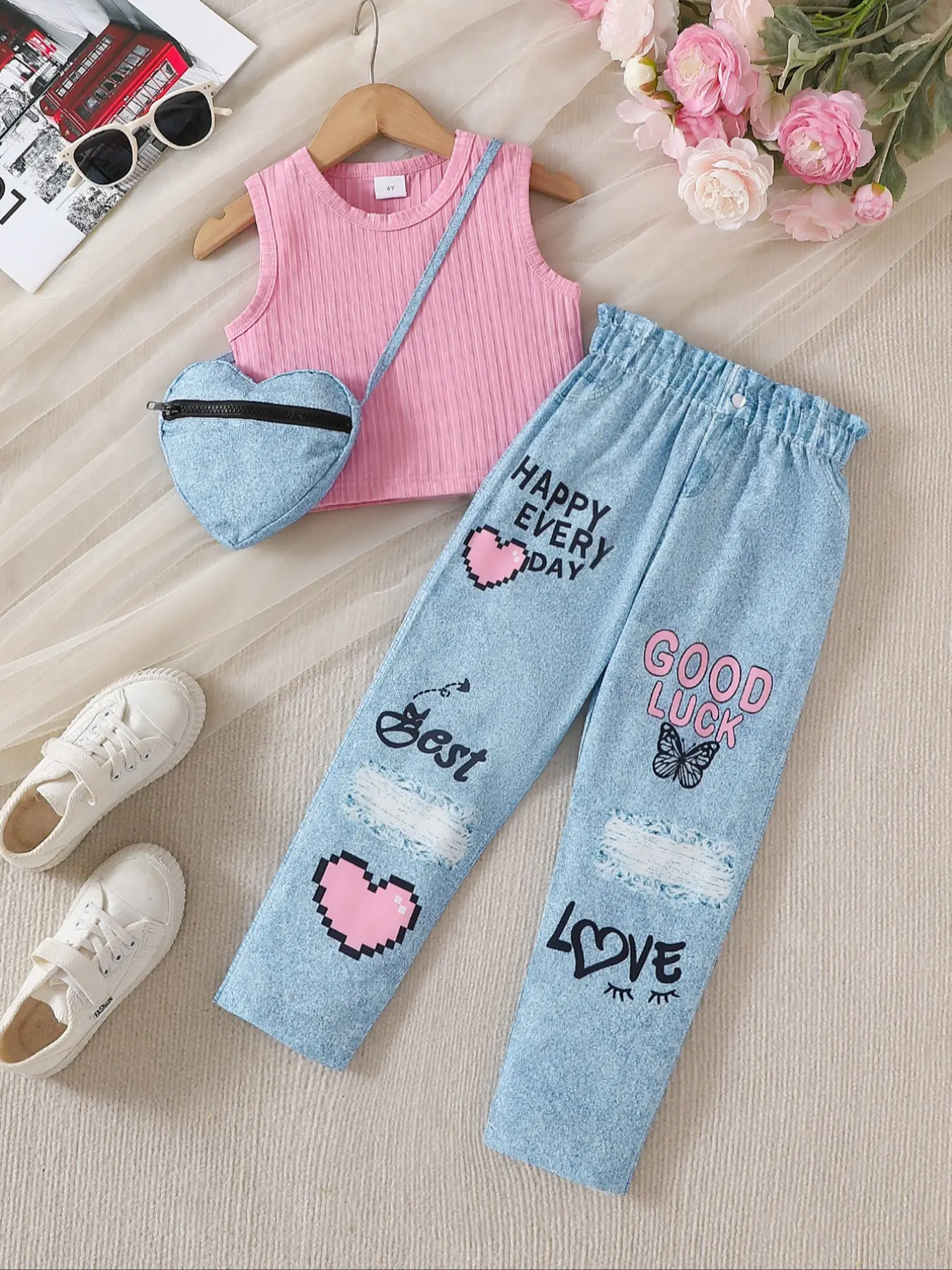 Summer Three-Piece Set Outfit for Young Girls, Textured Sleeveless Cami, Heart Zipper Crossbody Bag, Denim Letter Print Pants, Fashion Set