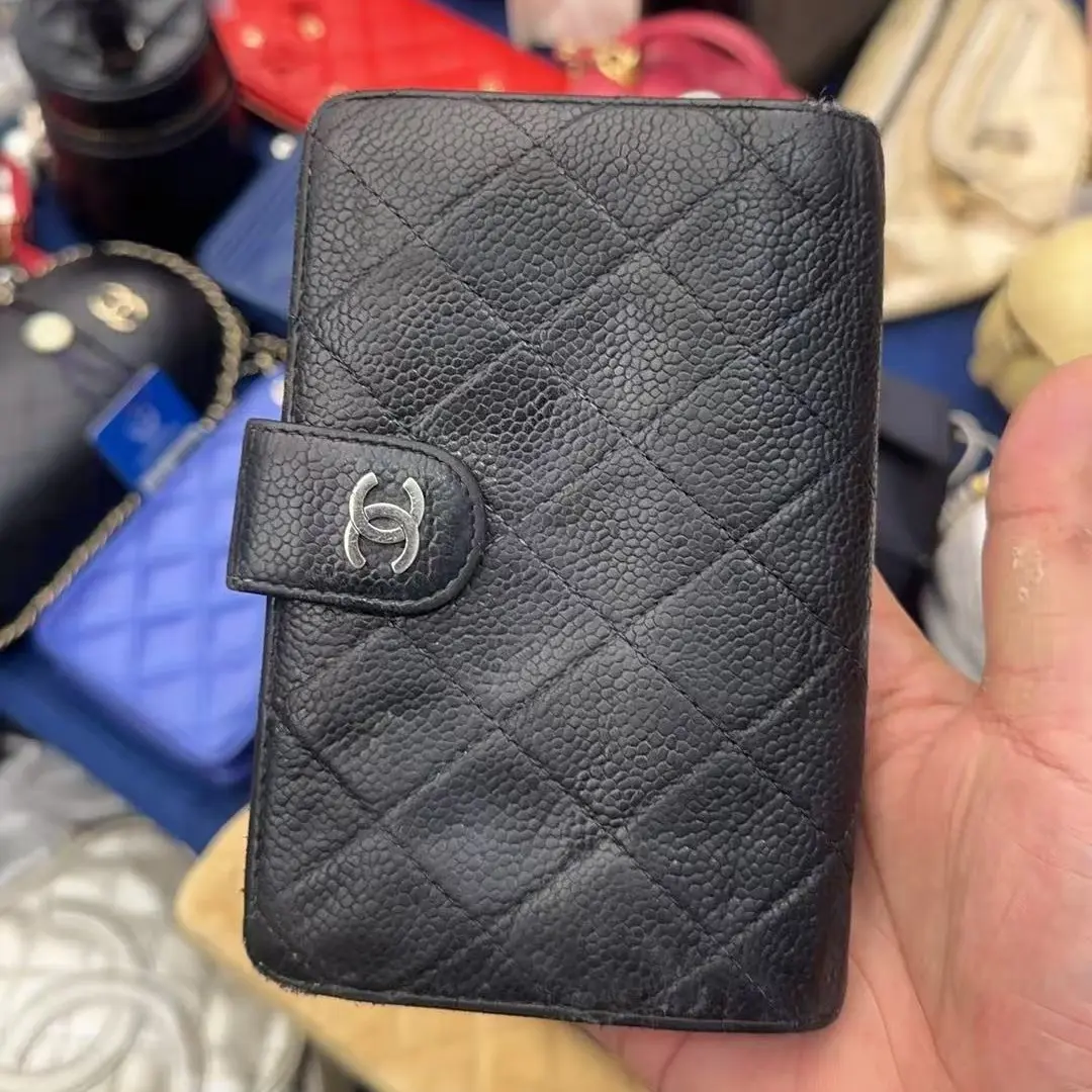 Pre-owned CHANEL H5 Black & Silver Wallet bz0603011
