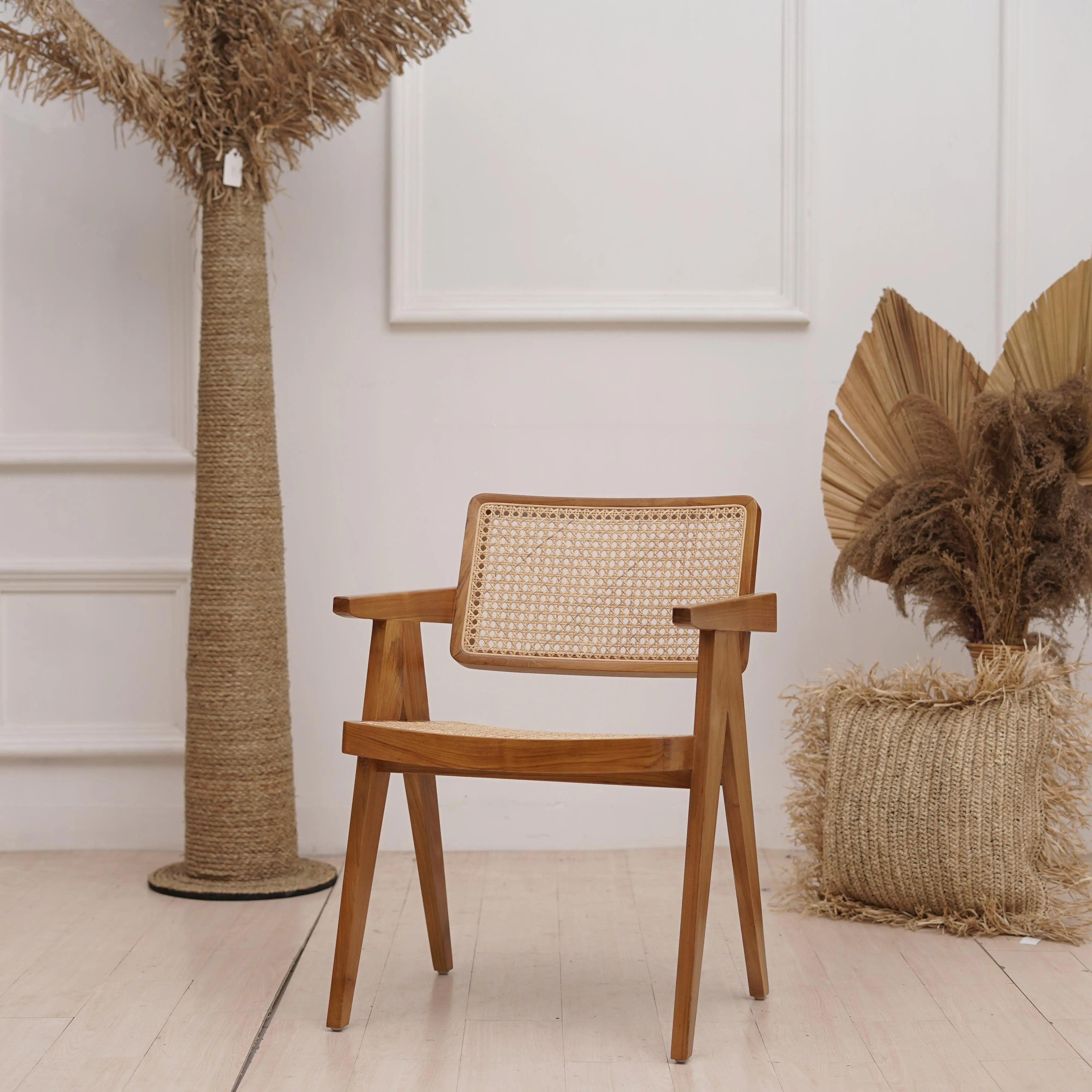 Black Rattan Dining Chairs , Accent Wicker Dining Chair with Cane Back, Mid Century Modern Rattan Armchair Comfy Side Chair for Kitchen/Dining Room/Living Room