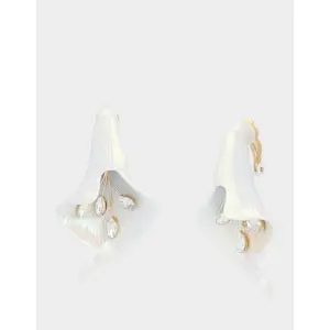 Betsey Johnson CALLA LILY EARRINGS WHITE