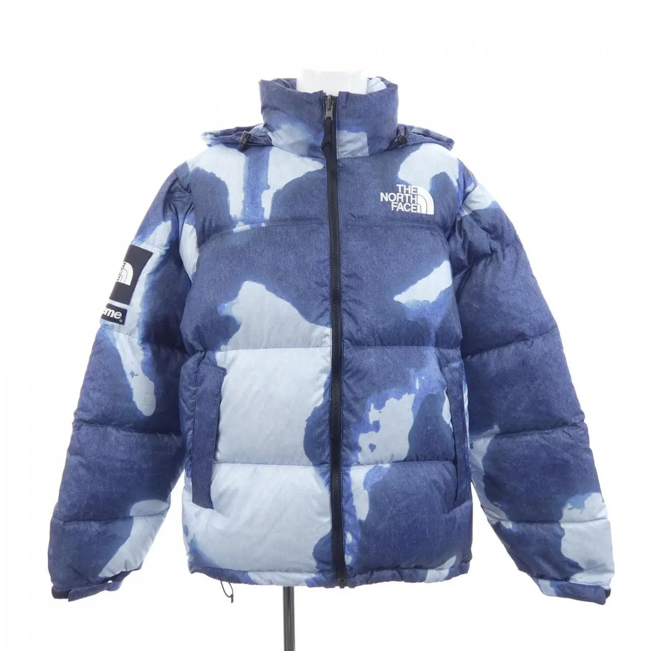 Pre-owned Supreme Nylon Small Leather Goods The North Face Down Jacket