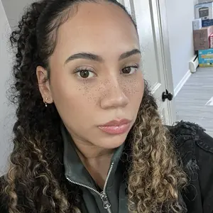 Product Review of Waterproof Freckles Pen: Faux Freckle Stamp and Fine Tip Eyeliner for Realistic, Long-Lasting Freckles and Effortless Makeup, Perfect for Daily Wear and Cosplay from t**