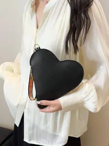 Valentine's Day Must-Have Bags for Her ，Romantic  stylish simple  casual and versatile clutch bag, classic daily commuter bag designed by minority, romantic   caring, stylish  giving gifts, suitable for shopping and dating.