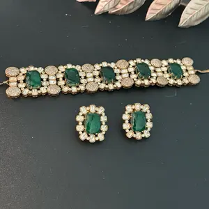 Emerald Green Gemstone Choker Necklace Set with Gold Accents and Decorative Beads