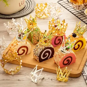 Crown Pearl Cake Decoration, Elegant Cake Plaque for Birthdays, Christmases, Weddings & Valentines, Perfect Party Accessory