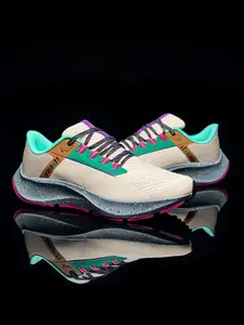 Meng Run Flying Horse Seamless Mesh Running Shoes, Lightweight Design, Sporty Style, Breathable Knit Upper, All-Season Sneakers