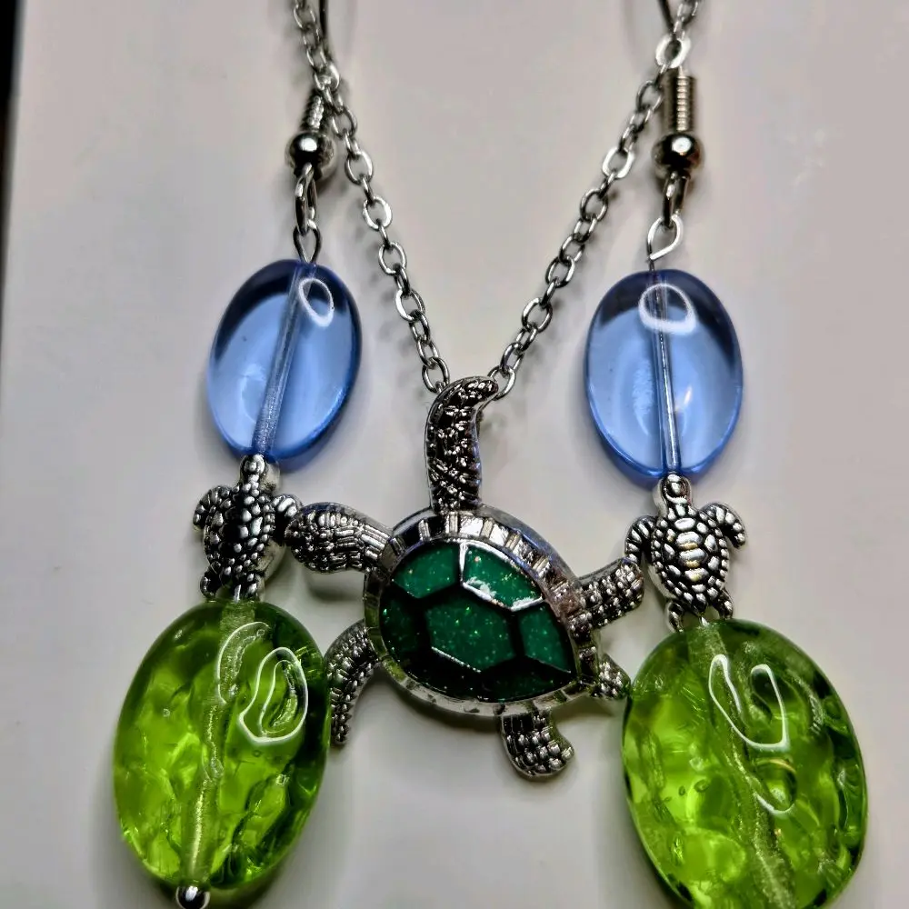 Turtle Charm Pendant & Glass handmade beaded Earrings with silver turtle alloys 0380