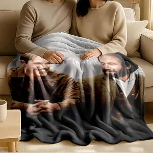 1 piece Good Will Hunting movie poster Robin Williams and Matt Damon themed flannel blanket - Flannel blanket with modern design, suitable for sofas and beds, all-season use, super soft and comfortable, digitally printed pattern, 100% polyester