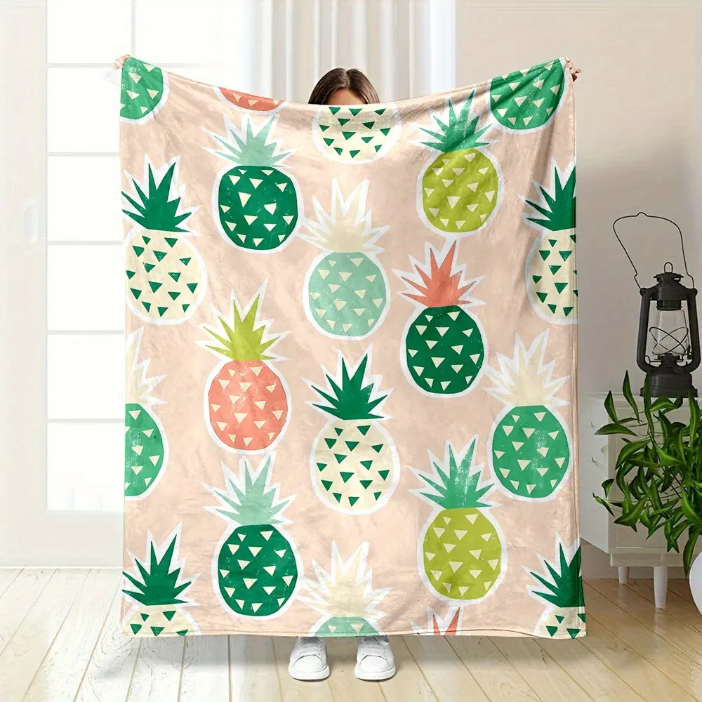 300GSMCozyPineapplePrintFlannelThrowBlanket-Soft,Reversible,All-SeasonComfortforBed,Sofa,orTravel,