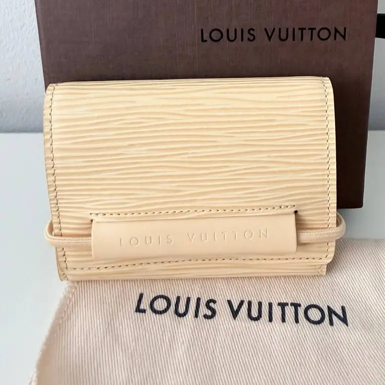 Pre-owned Leather Clutches & Wristlets Cartera Louis Vuitton Porte Valeurs en Cuero Epi Color Beige Vainilla