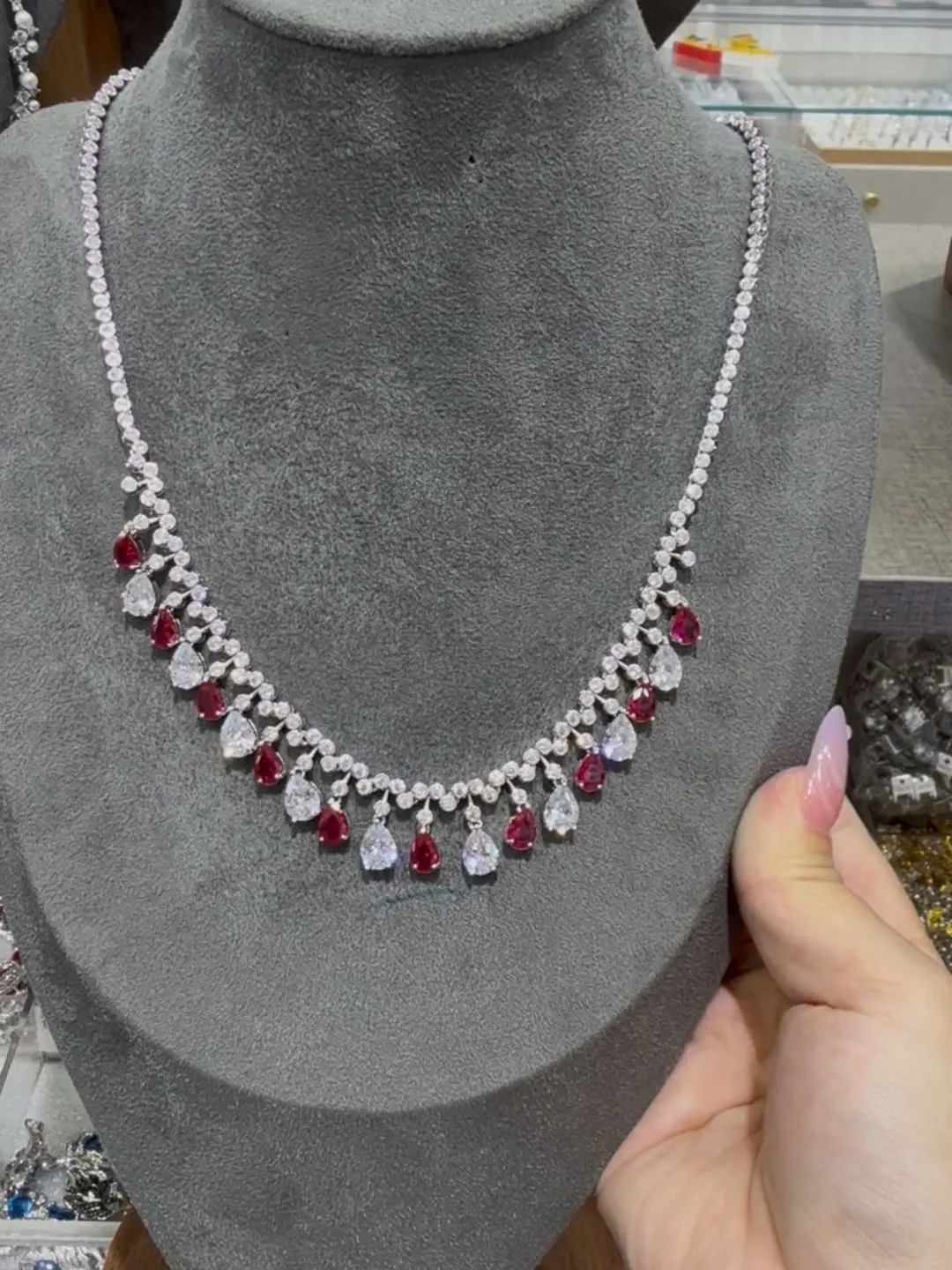Selina(12347)gc.Ruby shinny necklace