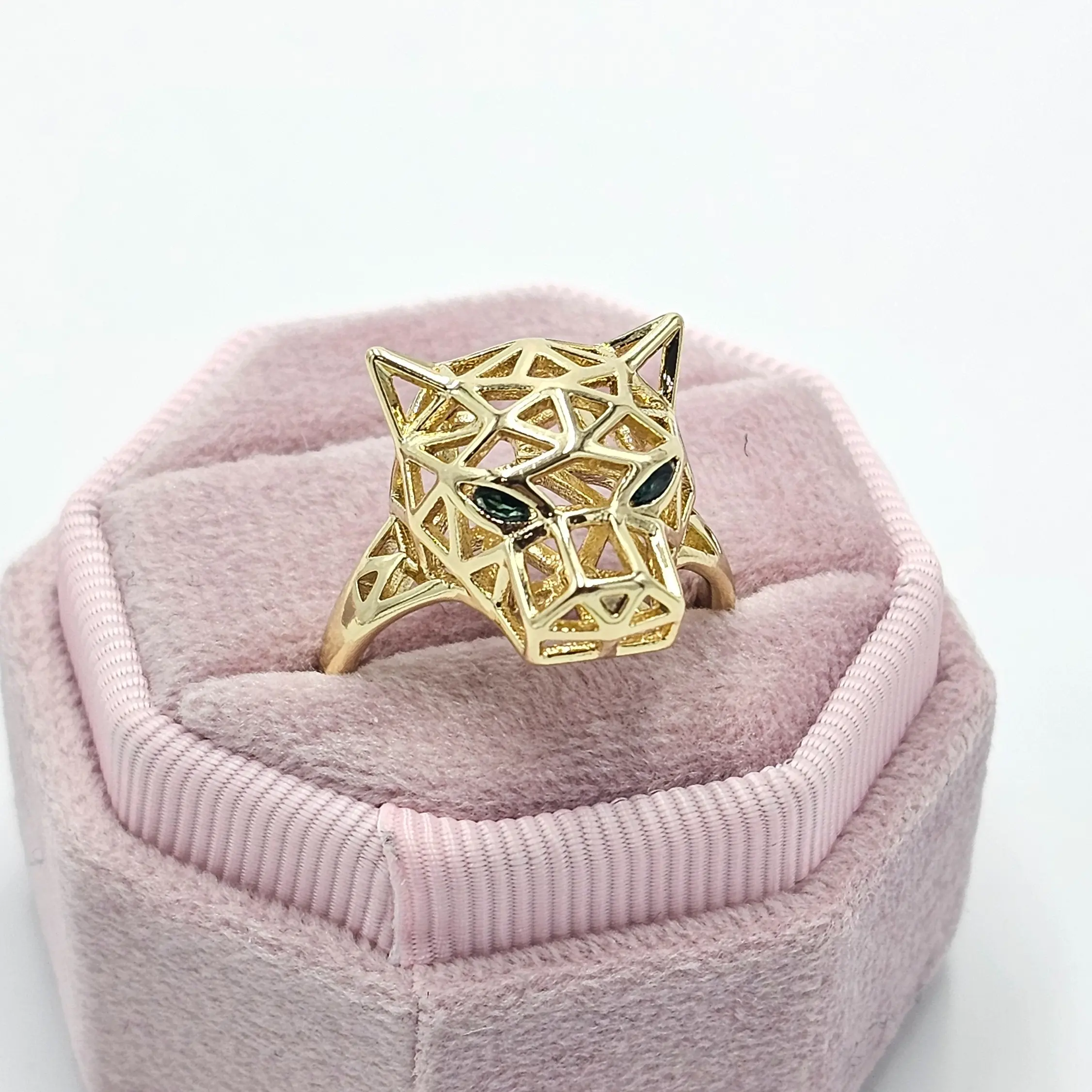 Unisex Panther Stackable Ring - Costume Jewelry with Green Eyes, Metal Coating, Sparkling Zircon Inlay, Daily Fashion Accessory, Stackable Rings