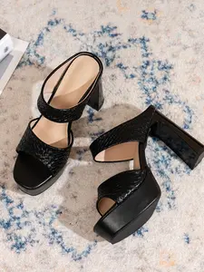 Women's Fashion Slip-On Shoes, Comfortable Casual Footwear, Perfect for Daily Wear, Stylish, Lightweight & Rubber Design, Ideal for All Seasons