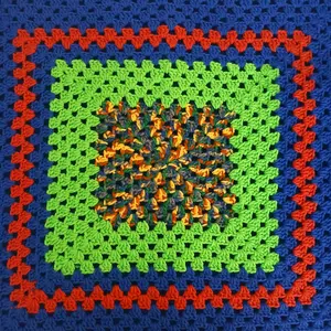 Granny Square Double Layer Preemie Blanket - Double-Sided Design, Soft and Elegant, Ideal for Preemie Use