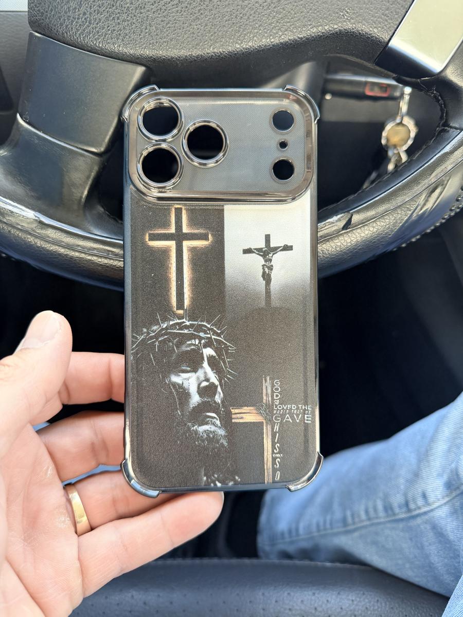 Item: black, iPhone 17 Pro Max