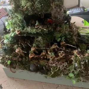 WW2 SANDS OF IWO JIMA DIORAMA s a unique and detailed depiction of a pivotal moment in World War II history. This one-of-a-kind piece showcases the intense battle between the United States and Japan as they fought for control of Iwo Jima.