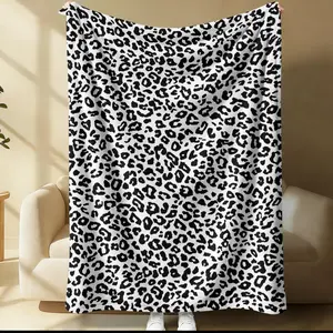 Modern Leopard Print Fleece Blanket, Bold Cheetah Print Throw, Soft Plush Warm Blanket for Bedroom, Living Room