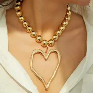 Single round bead pearl heart-shaped pendant Bohemian style pearl imitation heart-shaped pendant necklace, fashionable multifunctional retro large heart-shaped women's banquet vacation multifunctional necklace love pendant necklace（gift）
