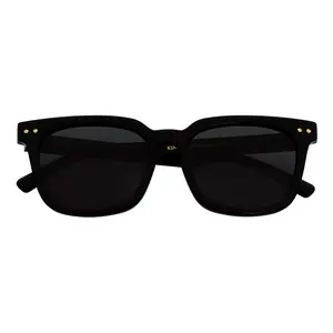 BELMONT - Polarized Classic Retro Horn Rimmed Gloss Black Smoke Tint