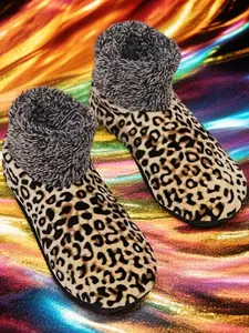 Women's Fleece Lined Leopard Print Non-Slip Slipper Socks, Winter Indoor Outdoor Home Shoes, Soft Warm Ankle Socks, Easy to Wear, Indoor Fashion Slippers Socks, Fuzzy Warm Slippers