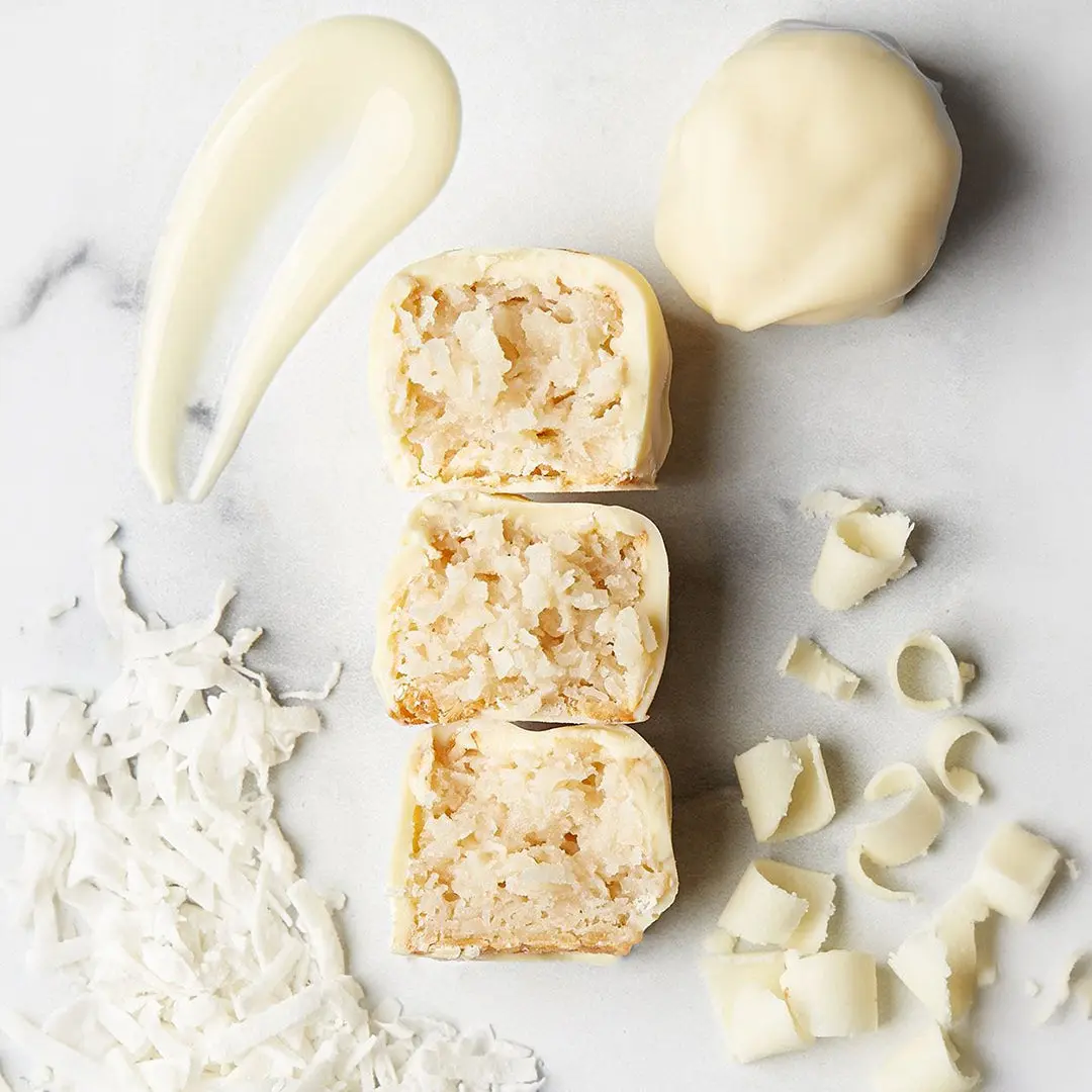 Simple White Maccs – Toasted Coconut with Belgian White Chocolate