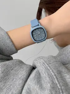 Korean Style College Watch for Women, Exam Special Quartz Watch, High Aesthetic Value, Ideal for Middle and High School Students