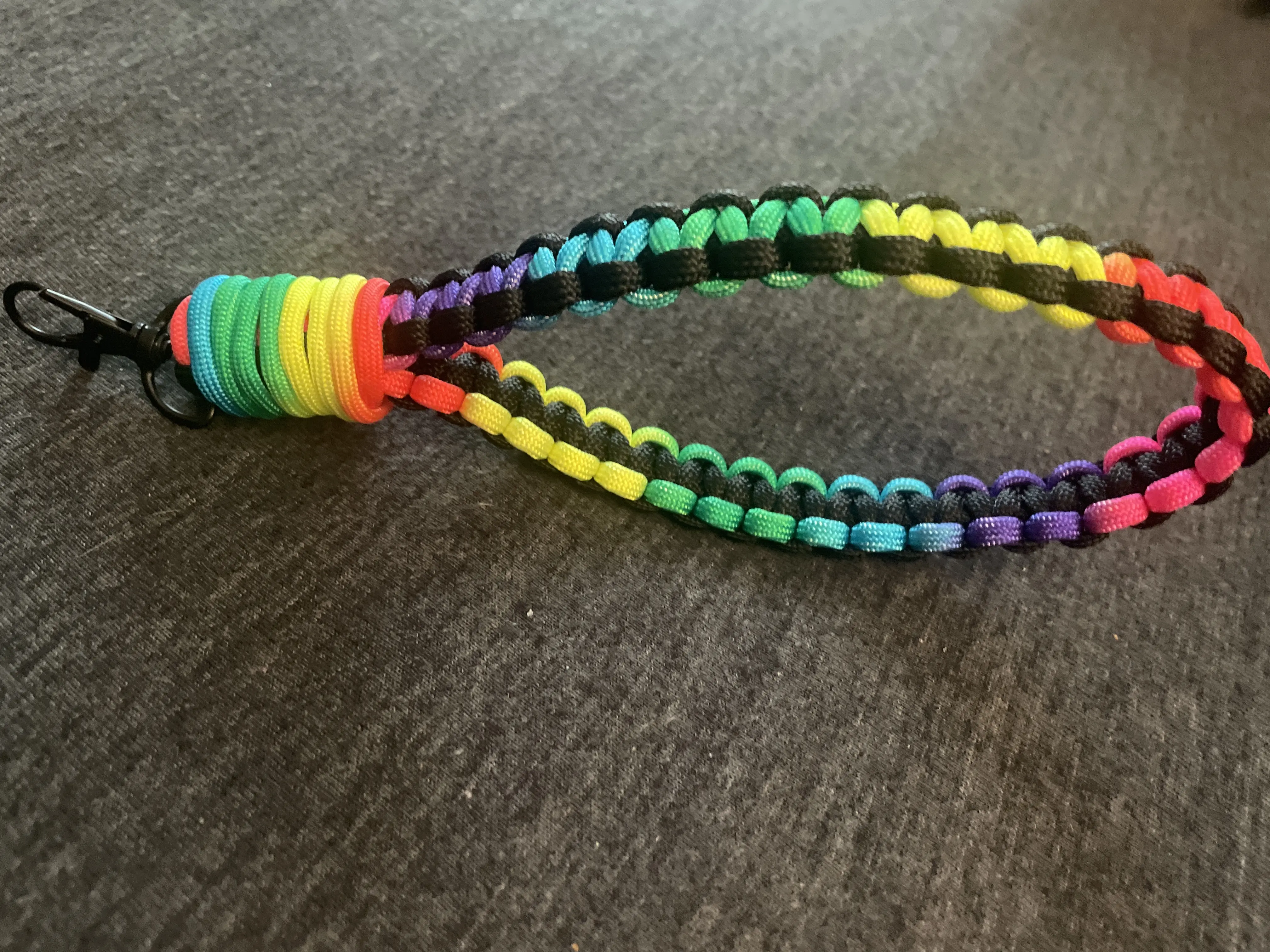 Paracord wristlet