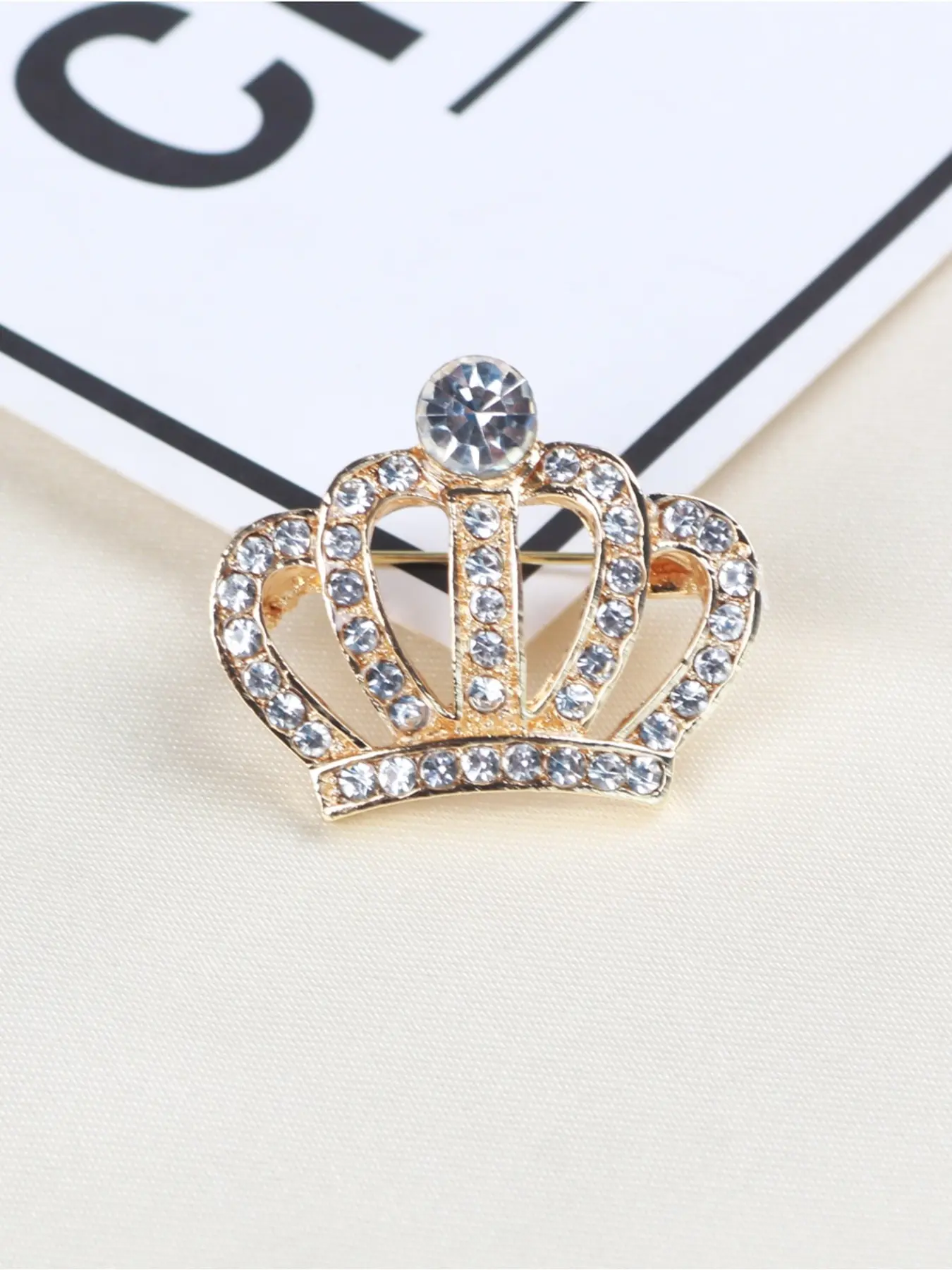 1pcs High-end Exquisite Gold Full-diamond Palace Crown Alloy Brooch Pin for Backpack and Sweater Accessory