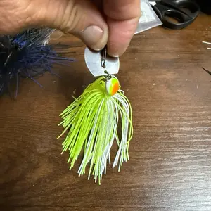 Bladed jig