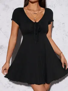 V Neck Adjustable Tie Waist Dress, Short Sleeve Cinched Waist A-Line Skirt, Slimming Fit Sexy Girl Dress, Pure Desire Style, Women's Fashion, Womenswear
