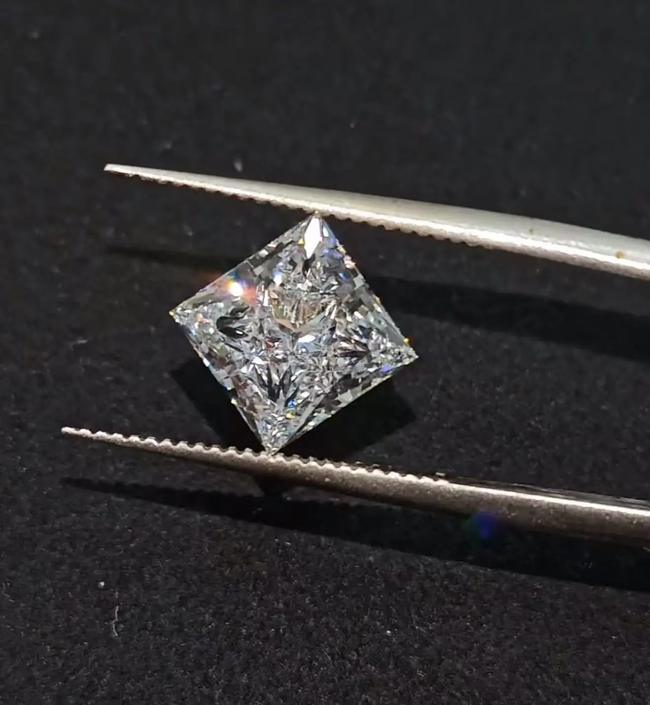 Pink Princess Cut 1ct	D	VS1-Blair