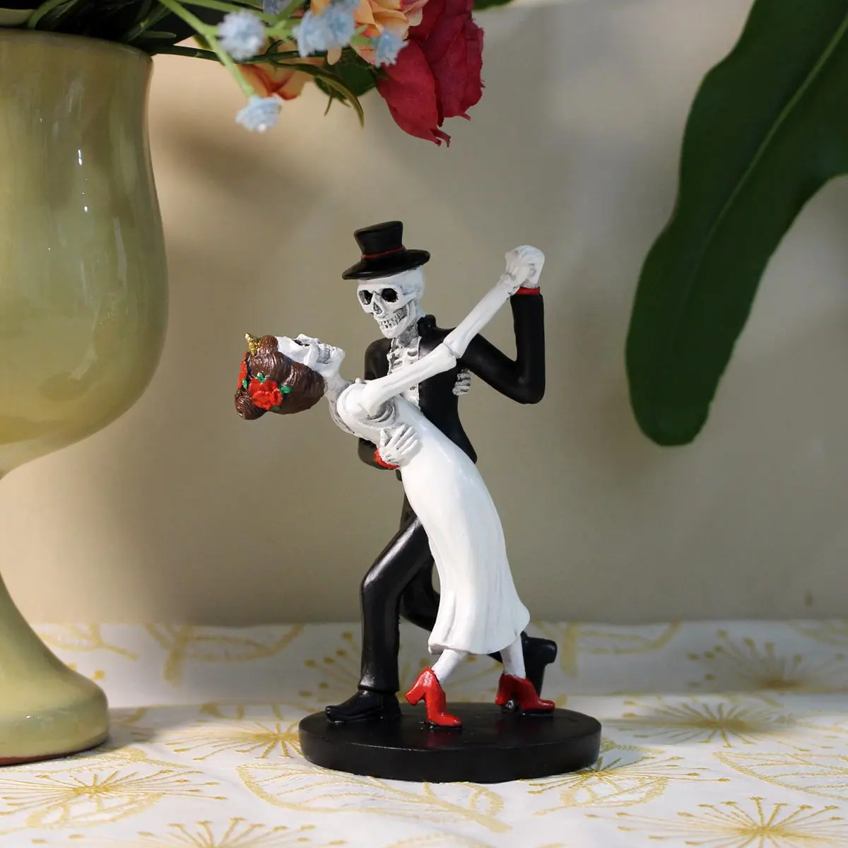Halloween Dancing Skeleton Couple Decoration Figurine, 1 Box 