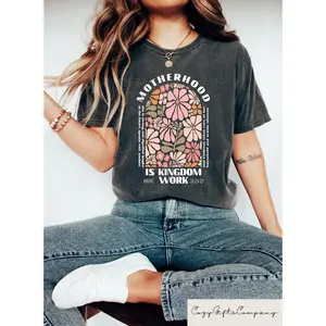 Motherhood Is Kingdom Work T-Shirt, Christian Mama Graphic Tee, Retro Faith Shirt, Bible Verse Tee, Mothers Day Gift for Mom