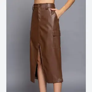 Falda Café Cargo - Brown Leather Skirt with Side Slit and Pockets for Women