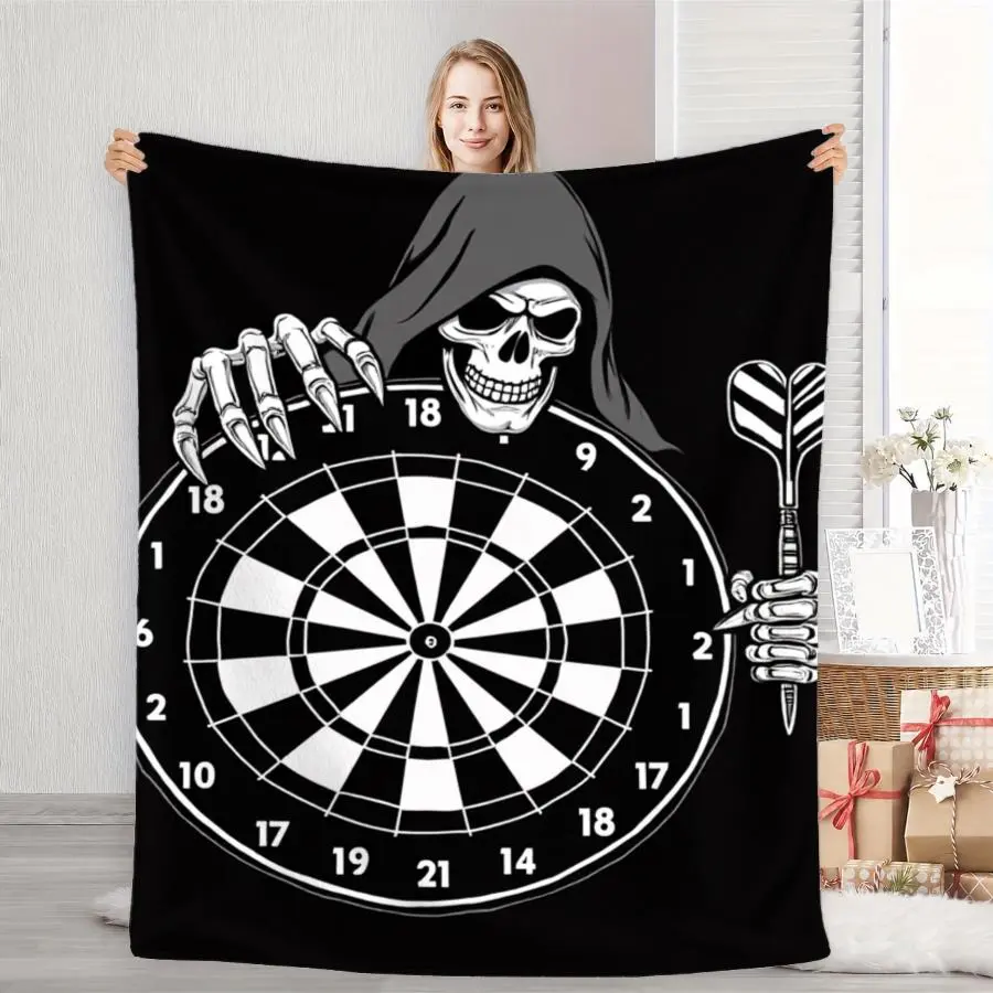 1pc Soft Flannel Plush Blanket, Cozy Throw with Graphic Hooded Skeleton And Dartboard Design, Bold Black-And-White Tattoo Style Decor for Bed, Sofa, Living Room, Housewarming Gift Perfect As Home Decoration & Holiday Gift Choice, Room Decor, Tattoo Art