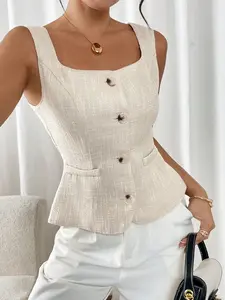 A women's off-white tweed sleeveless, Fitted blazer vest, exuding an elegant mature style. It is suitable for everyday commuting, light business meetings, or stylish casual dates, occasions that require being presentable without losing a sense of quali