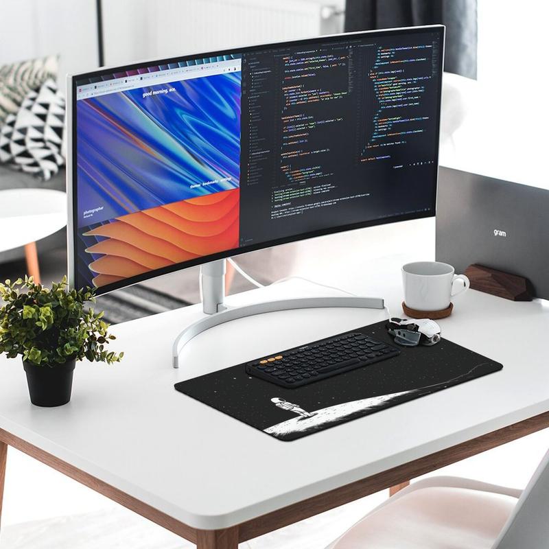 Astronaut Pattern Mouse Pad, Non slip Washable Rubber Base Thick & Comfortable Desk Mat for Laptops, Keyboards & Office Use