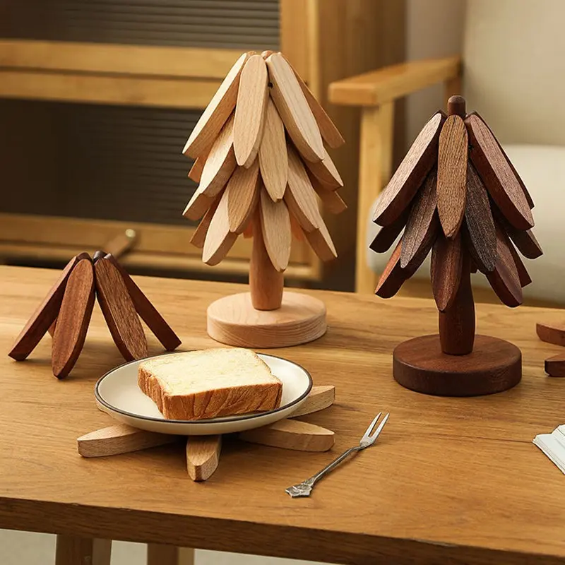 Christmas Tree Round Placemat Set, Kitchen Table Mats, Kitchen Decorative Placemat, Home Wipeable Durable Heat Resistant Non-Slip Washable Mat