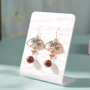 Linglong Hulu Red Agate & Gold-Tone Filigree Drop Earrings – Traditional-Inspired Gourd Earrings for Elegant Daily Wear and Meaningful Gifting