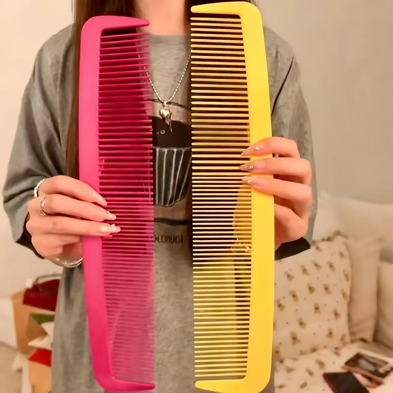 Huge Comb Joke Set, Halloween Stage Performance Prop, Hilarious Prop, Stage Show Prop, Wide Combs for Funny Humorous Gag Gifts, Comic Gift, Festival Party Supplies