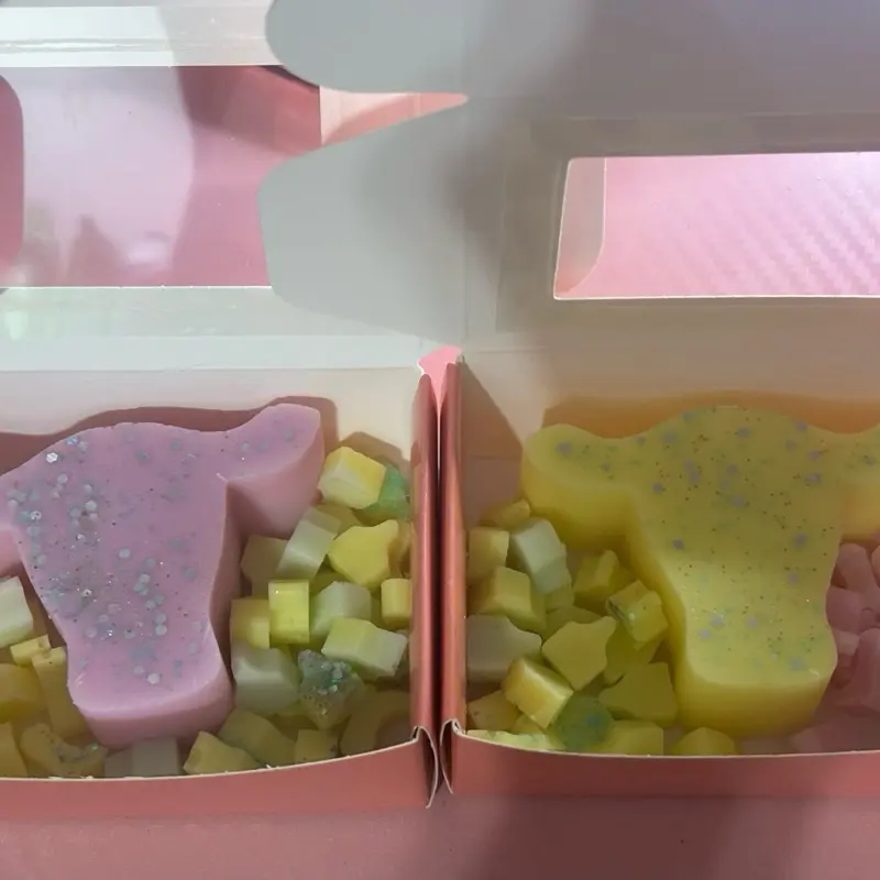 Cow Head, Cow Tag & Boots Wax Melt Mix - Scent: Mexican Vanilla - Pink Container with Wax Melts and Beads - Decor, Candle