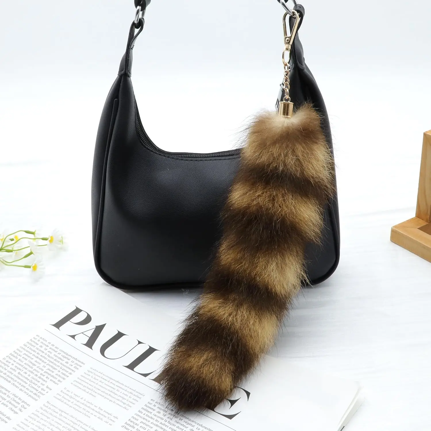 HOLDNEAR Ultra-Soft Raccoon Tail Keychain - Realistic Faux Fur Bag Charm with Silky Texture, Animal Motif Cosplay Tail for Backpack & Keys, Cute Plush EDC Accessory, Animal Motif Keychains, Bag Charm Keychains