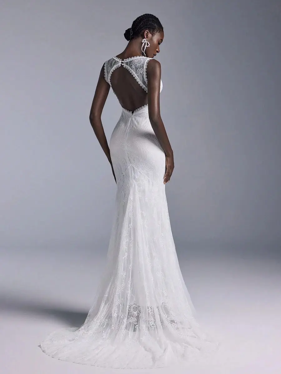 Elitara Women's Elegant White Sleeveless Spring Formal Wear Wedding Bridal Dress - Deep V-Neck, Backless, Lace-Splicing Mesh, Fitted Fishtail Mermaid Dress with Big Swing Tail, Lady-Fit Design with Zipper, Wedding Dresses