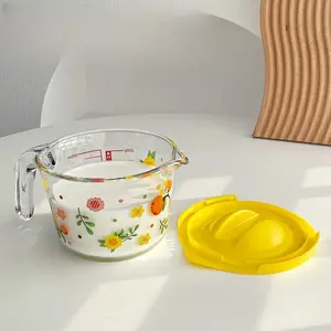 Covered Flower Glass Measuring Cup, Heat-Resistant, Microwave-Safe, BPA-Free, Ideal for Baking, Cooking, Cold Drinks, Reusable, Floral Pattern, Kitchen
