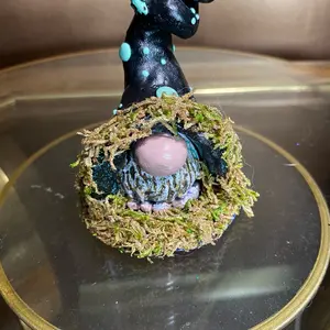 Gnome black and teal with lizard