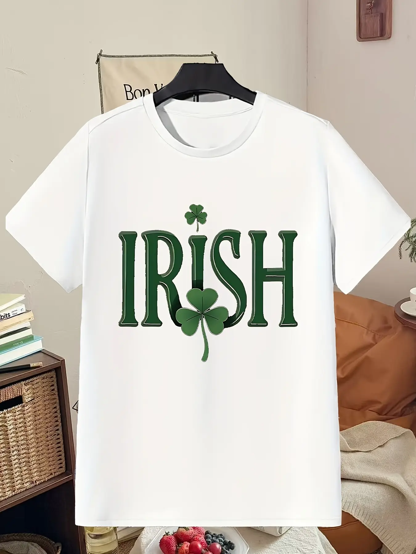 Men'S Vintage T-Shirt Featuring an Irish Shamrock unisex soft cotton short sleeve t shirt, vintage graphic casual tee for men women teens, perfect birthday holiday gift for camping travel gym daily street  wear